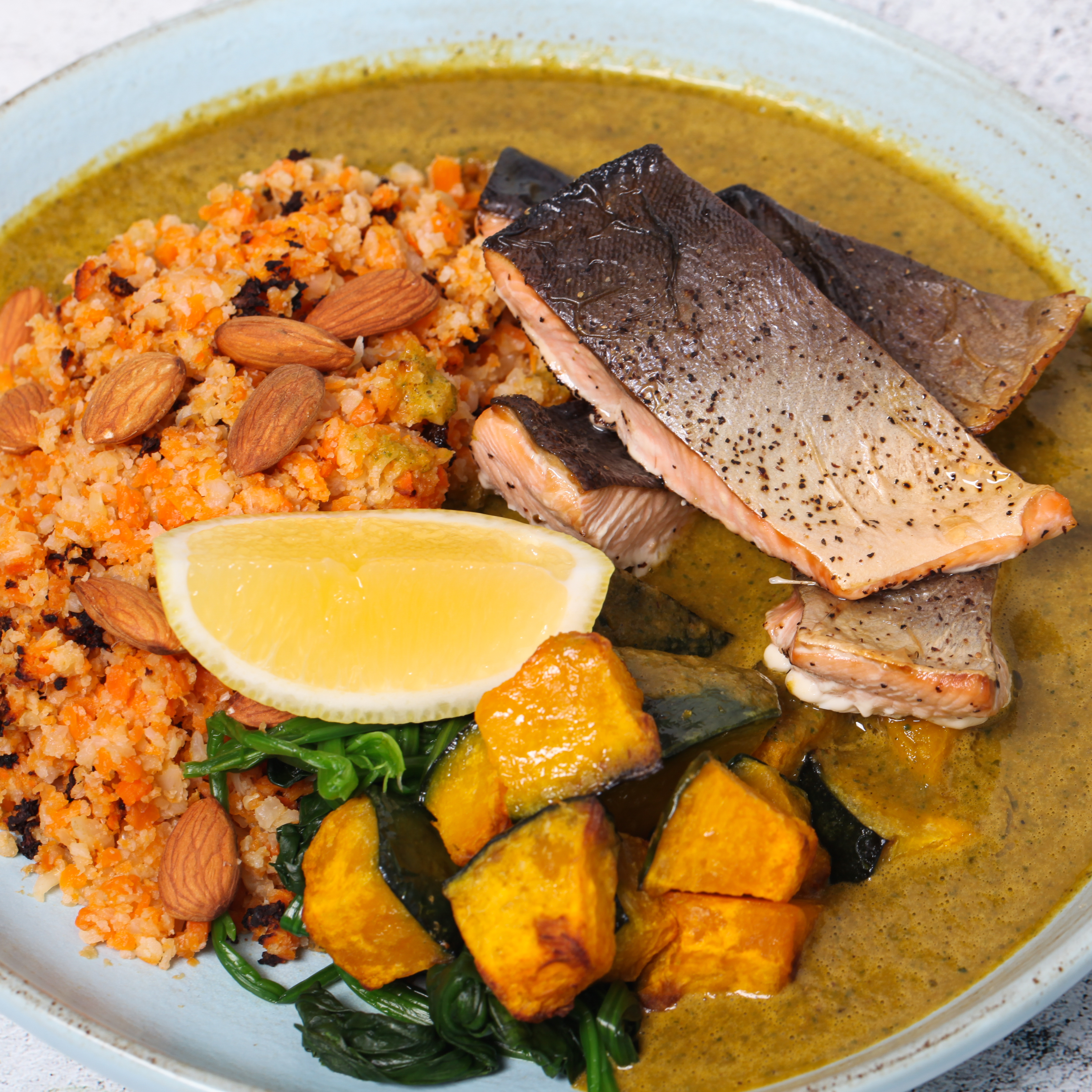 Roast Pink Salmon in Kale & Coconut Curry Ready Meal