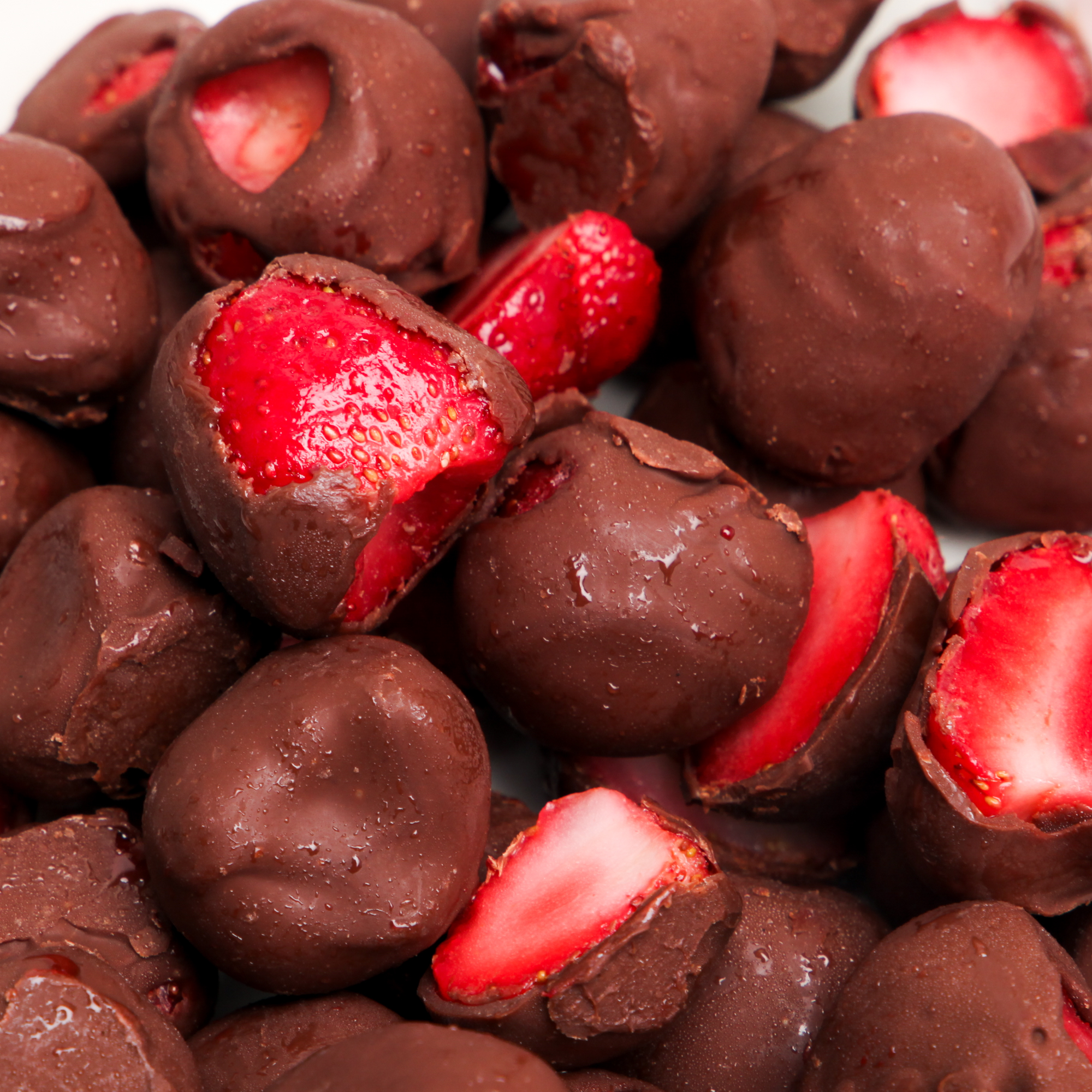 Choc Bites, Strawberry - Goodness Kitchen