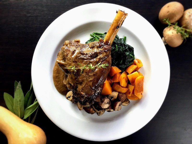 Braised Pasture-fed Leg of Lamb with Caramelized Onion Sauce Ready Meal
